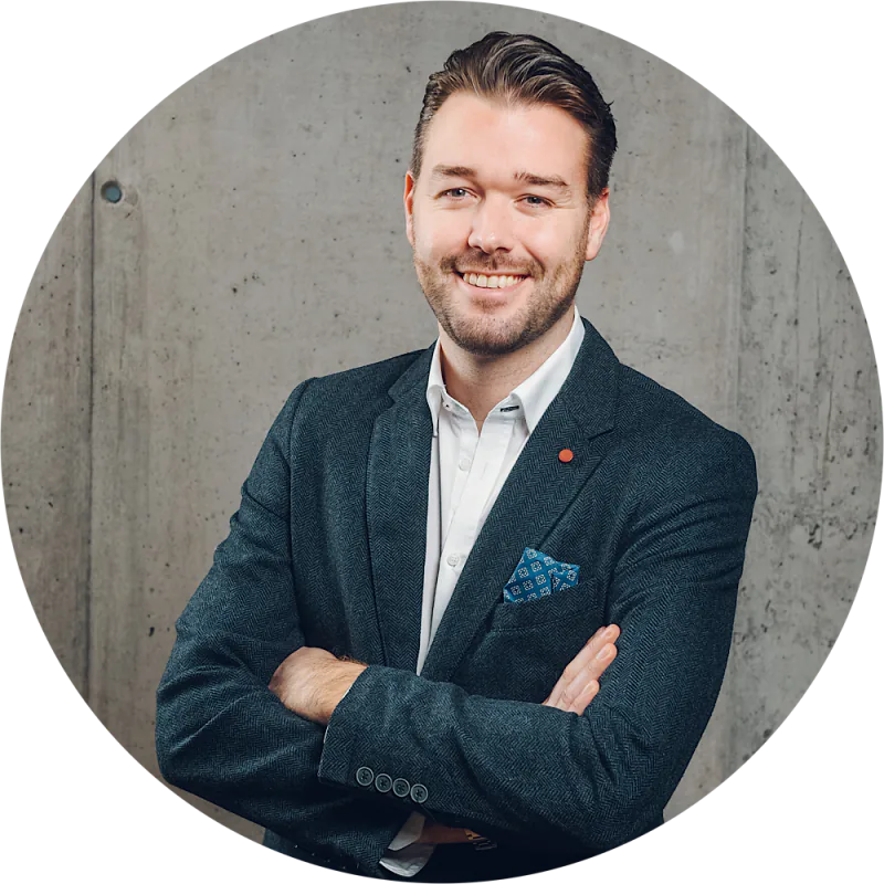 Tim Oberegger, Immobilienmakler